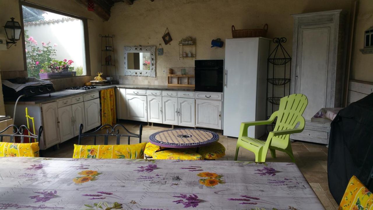 Hotel La Providence à Illiat Extérieur photo